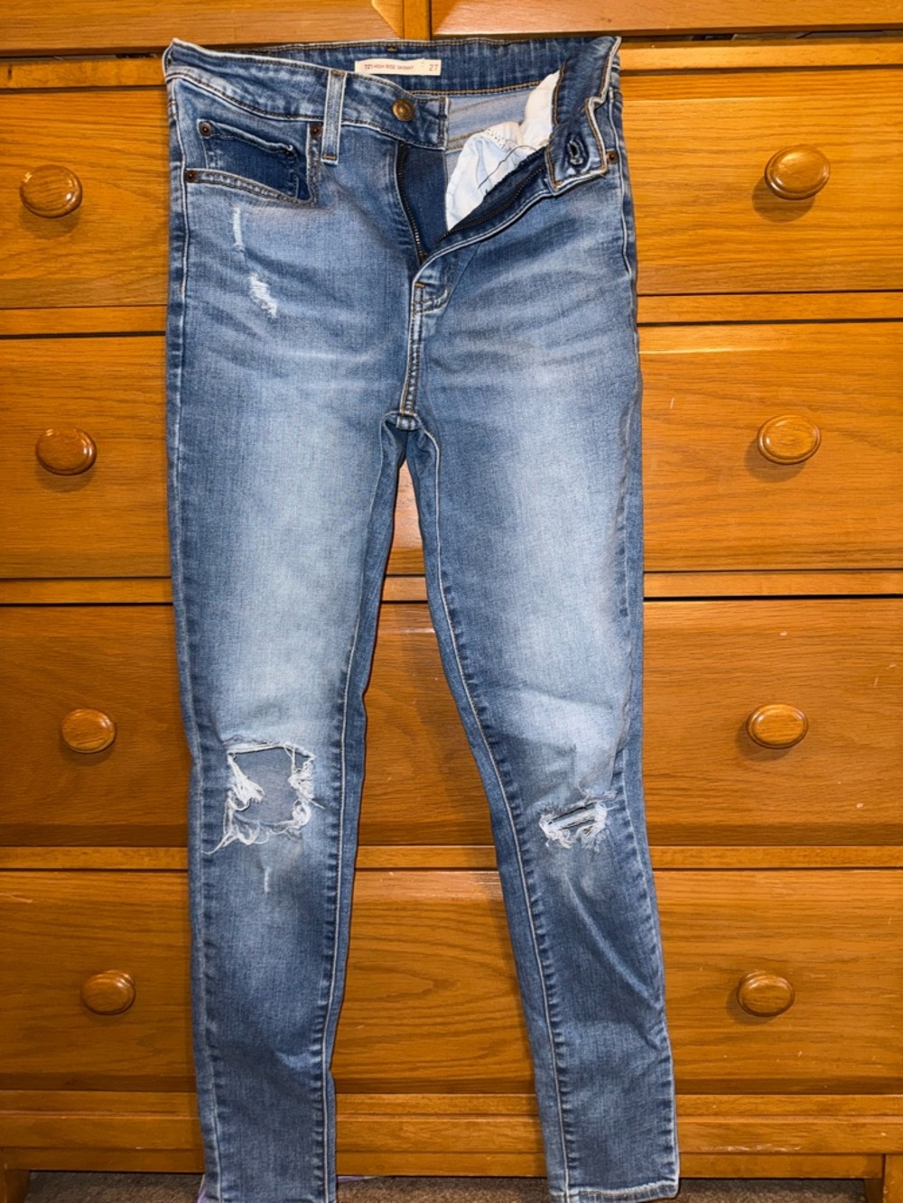 Levi's Women's Light Blue Distressed Skinny Jeans